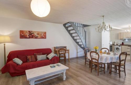 Marlhes House | Charmant Gîte Rénové avec Jardin Privatif, Wifi inclus - FR-1-496-331