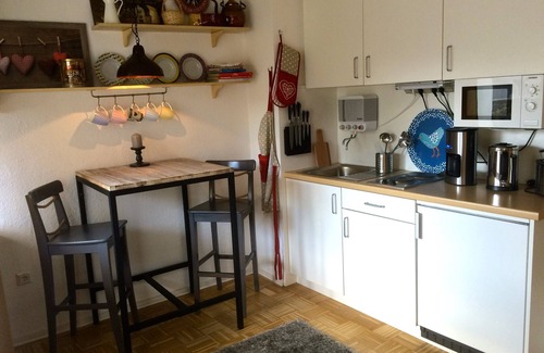 Duissern Apartment | Charmant is centrally located, close to uni