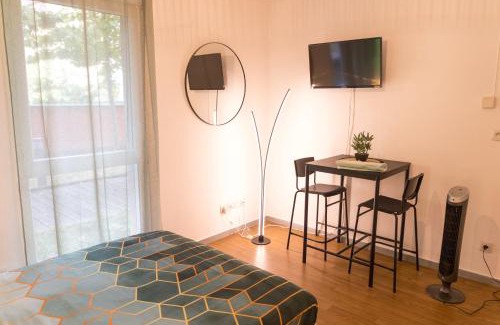 Ferrandiere - Maisons Neuves Apartment | Charmant studio avec Parking privé - Proche Part-Dieu