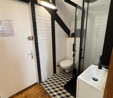 Saint - Michel Apartment | Charmant studio en centre ville