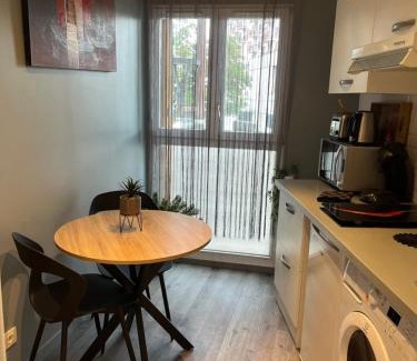 Les Lilas Apartment | Charmant studio