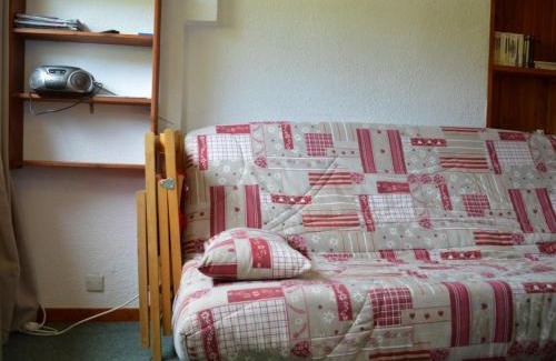 Montchavin Apartment | Charmant Studio Montchavin - Terrasse, Proche Pistes et Commerces, Parking Gratuit - FR-1-329-57