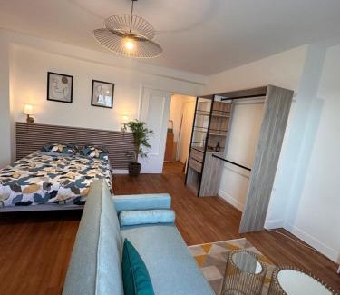 Centre-Ville Apartment | Charmant T4 Pontoise Centre