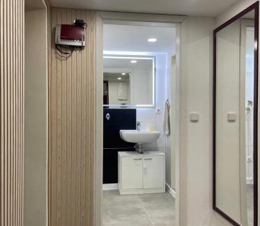 Misburg - Nord Apartment | Charmante 2 Zimmer Souterrain