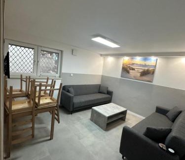 Misburg - Nord Apartment | Charmante 2 Zimmer Souterrain