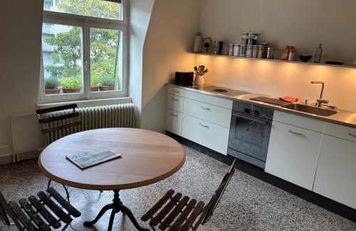 Oerlikon House | Charmante Altbauwohnung an zentraler Lage