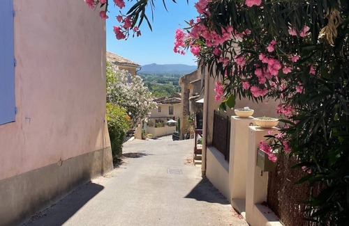 Cadenet House | Charmante Maison de Village Avec Jardin en Provence