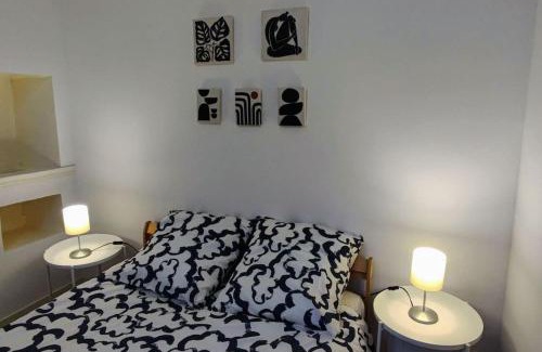 Falaise Apartment | Charme et confort dans le centre-ville de Falaise quartier calme - Larès