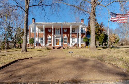 Donelson Hills Villa | Charmed Manor