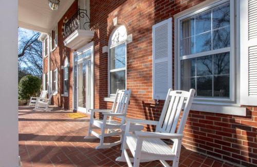 Donelson Hills Villa | Charmed Manor