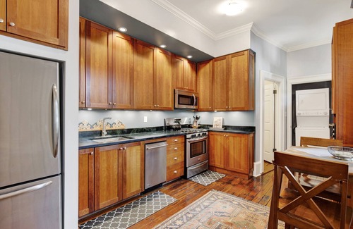 Savannah Victorian District House | Charmer near Forsyth Park, Heated Pool Access!