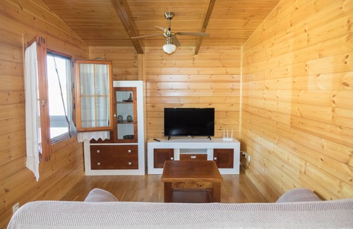 Chiclana de la Frontera House | Charming wooden house with plunge pool