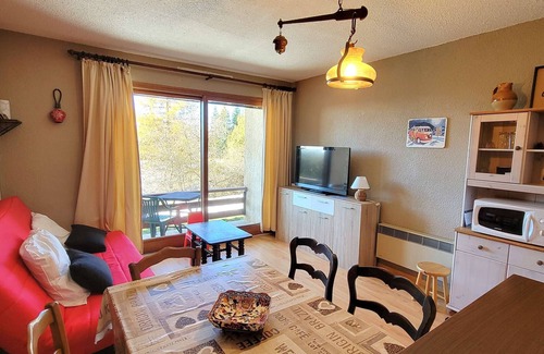 Saint-Michel-de-Chaillol Apartment | Charming Studio for 4 with Mountain Access and Southwest Balcony