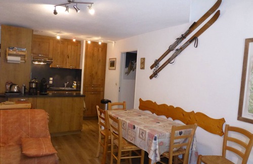 Les Contamines-Montjoie Apartment | Charming Apartment for 6 in Les Contamines-Montjoie with Balcony, Near Ski Lifts