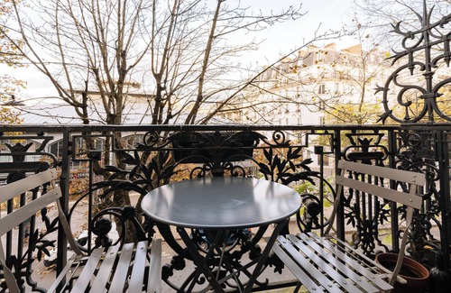 Combat Apartment | Charming 1 BDR Apt Patio Jaures