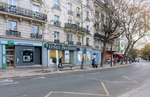 Combat Apartment | Charming 1 BDR Apt Patio Jaures