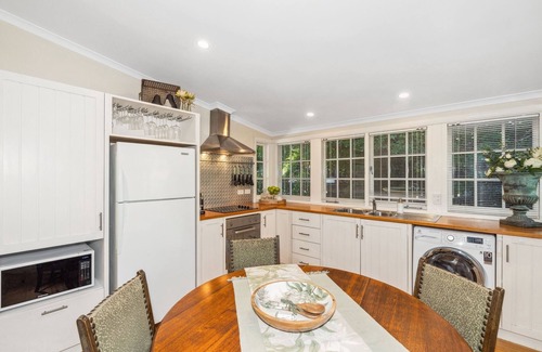 Crafers House | Charming 1-Bed Cottage with Private Garden