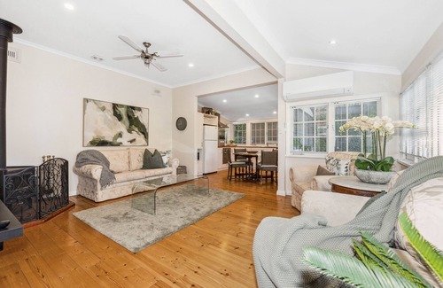 Crafers House | Charming 1-Bed Cottage with Private Garden