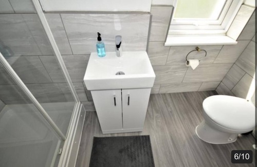 Wood Green Apartment | Charming 1-bed Studio in London