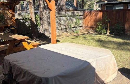 Sierra Tract House | Charming 1-bedroom