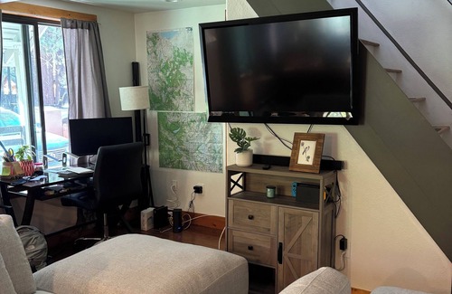 Sierra Tract House | Charming 1-bedroom