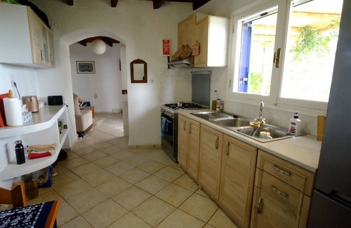 Pefki Cottage | Charming 1-bedroom cottage in the mountain-side village of Schinokapsala