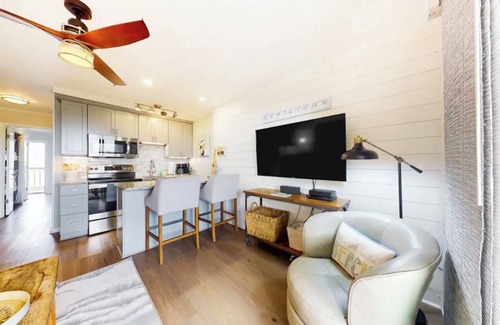 Isle of Palms Condo | Charming 1-bedroom condo in welcoming Isle of Palms with AC, WiFi