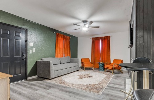 Central Oklahoma City House | Charming 1-bedroom townhome with WiFi, AC in Oklahoma City!