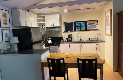 Mission Canyon Cottage | Charming 1-bedroom cottage in Santa Barbara with access to hiking and the beach