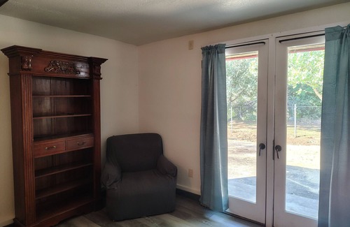 Squaw Valley House | Charming 1-bedroom house in serene Yokuts Valley with WiFi, AC
