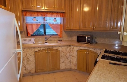 The Valley Apartment | Charming 1-bedroom apartment with AC and WiFi close to Little Bay beach Anguilla