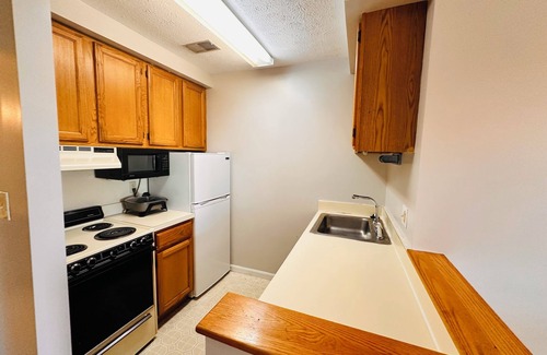 Winchester Apartment | Charming 1-bedroom apartment with AC, WiFi in pleasant Winchester pet-friendly