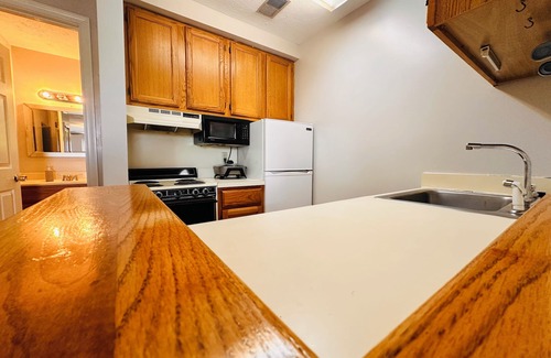 Winchester Apartment | Charming 1-bedroom apartment with AC, WiFi in pleasant Winchester pet-friendly
