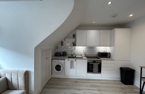 Runnymede Apartment | Charming 1 bedroom apartment in chertsey