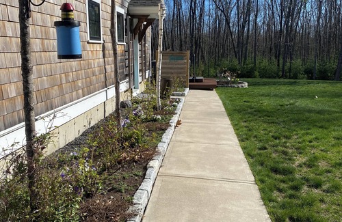 Kennebunk Apartment | Charming 1-bedroom apartment with WiFi, AC in awesome Kennebunk.