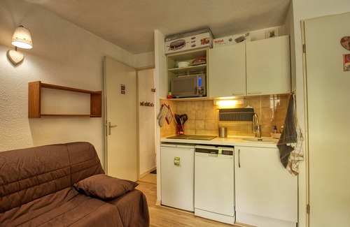 Les Esserts Apartment | Charming 1-Bedroom Apartment with Mountain Corner, Ski Access, and West-Facing Balcony