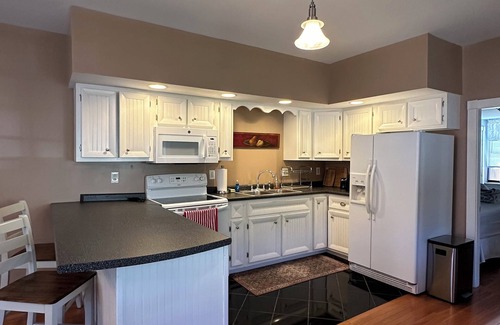 Eastport Apartment | Charming 1-bedroom apartment with amazing views in fabulous Eastport!