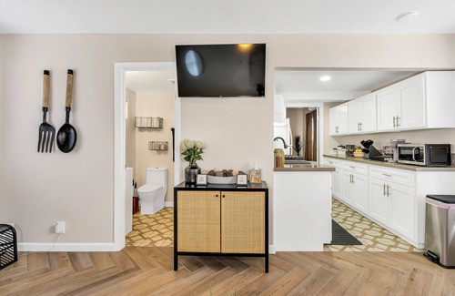 Raisin Apartment | Charming 1-bedroom apartment in Tower district