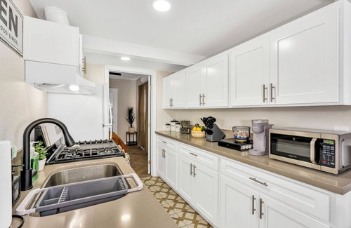 Raisin Apartment | Charming 1-bedroom apartment in Tower district