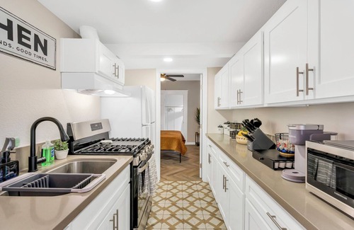 Raisin Apartment | Charming 1-bedroom apartment in Tower district