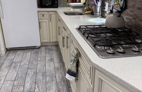 Queens Apartment | Charming 1-bedroom apartment with AC, WiFi in wonderful Queens