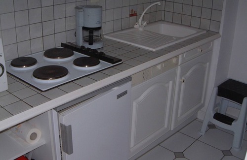 Royan Apartment | Charming 1-Bedroom Apartment, 100m from Royan Market, 500m from Beach