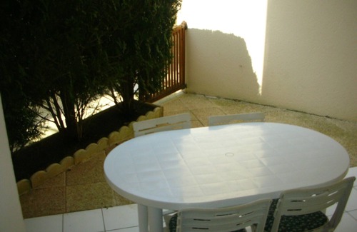 Royan Apartment | Charming 1-Bedroom Apartment, 100m from Royan Market, 500m from Beach