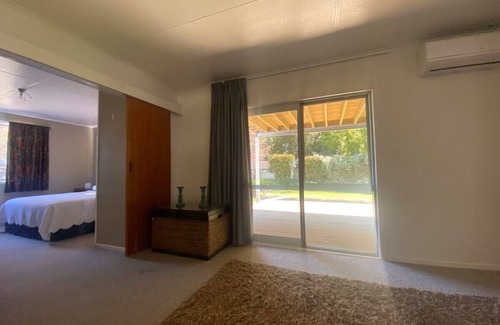 Richmond Heights Apartment | Charming 1-bedroom apartment, with alfresco dining in your own private garden