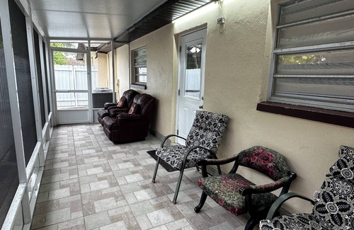Tampa Apartment | Charming 1-bedroom apartment with AC and WiFi in Tampa. Sleep up to 5 people.