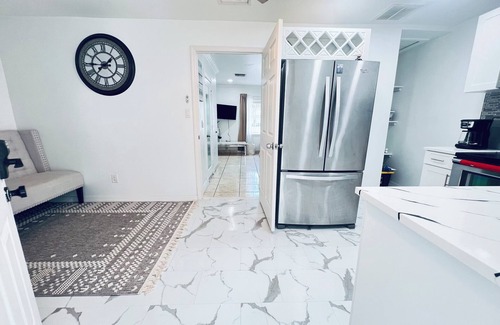 Bearss Plaza Apartment | Charming 1-bedroom apartment in Tampa with AC, WiFi. Near USF & Moffit Hospital.