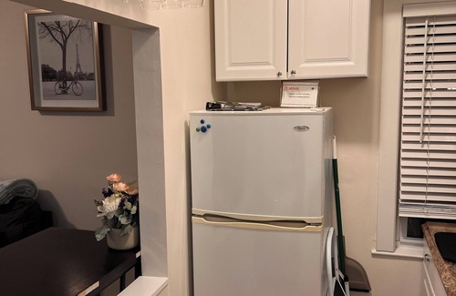 Ipswich Apartment | Charming 1 bedroom apt near train station.