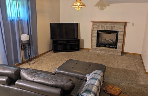 Portage House | Charming 1-bedroom apt in house by creek with AC, in delightful Portage