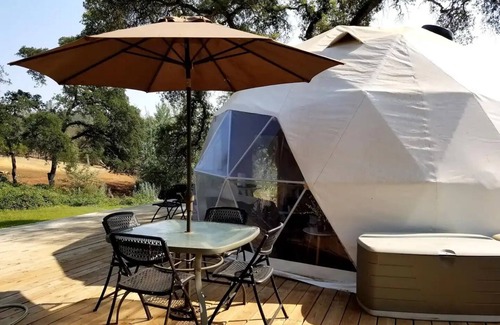 Cedar Ridge RV Rental | Charming 1-bedroom campground in Auburn with WiFi access