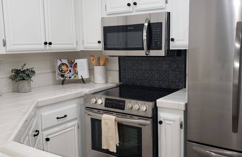 Oak Park Condo | Charming 1 Bedroom Condo in Oak PRk